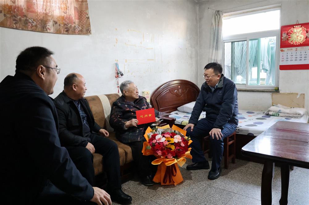 殷殷關(guān)懷 情暖新春！ 濟(jì)南產(chǎn)發(fā)集團(tuán)走訪慰問離退休老干部
